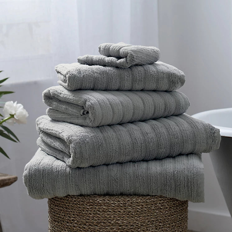 Fluffy_luxurious_Towels_Orchid_Thread